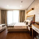 Eliza Hotel